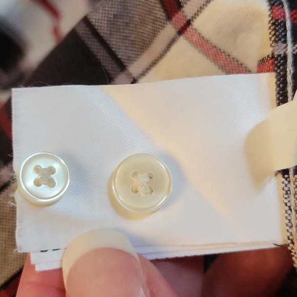 American Eagle Classic Fit Plaid Button Down Shirt - Picture 8 of 8